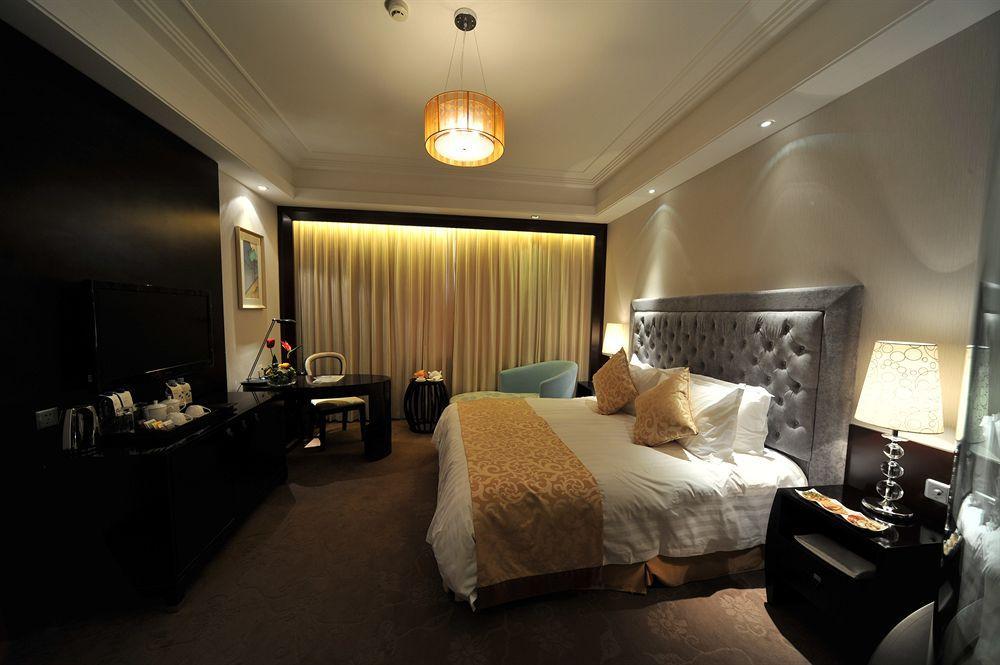 S&N Dalian Hotel Exterior photo