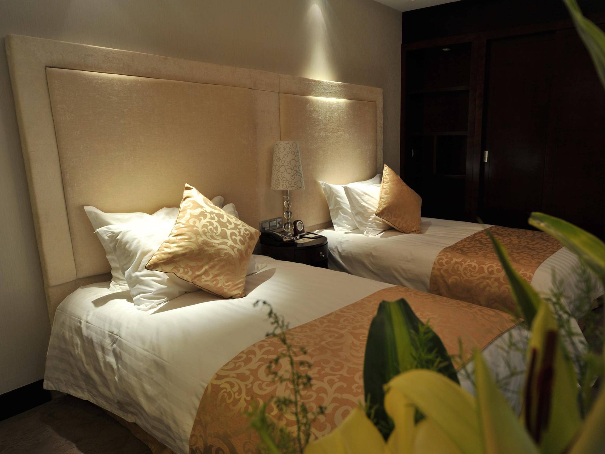 S&N Dalian Hotel Exterior photo