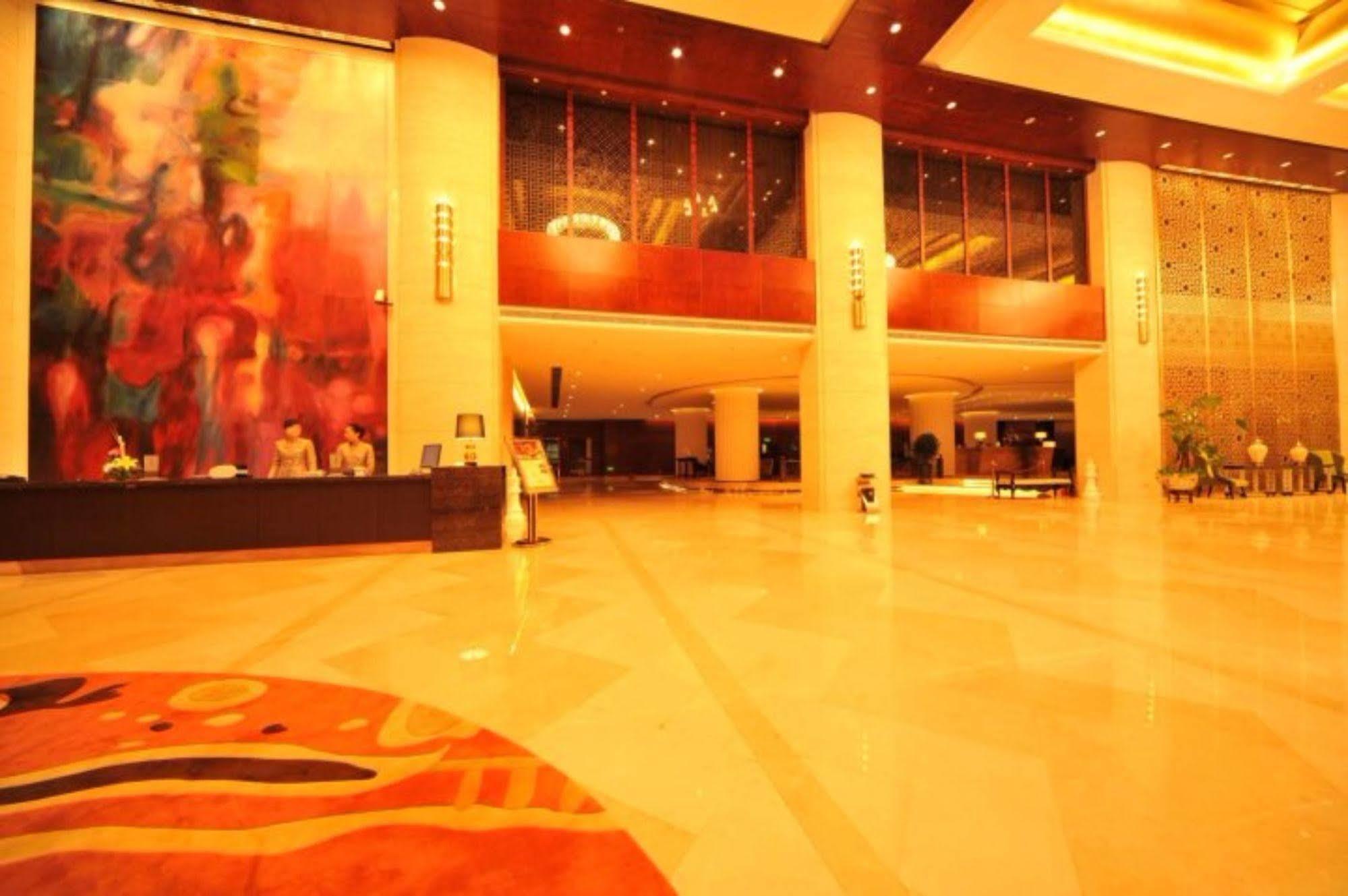 S&N Dalian Hotel Exterior photo