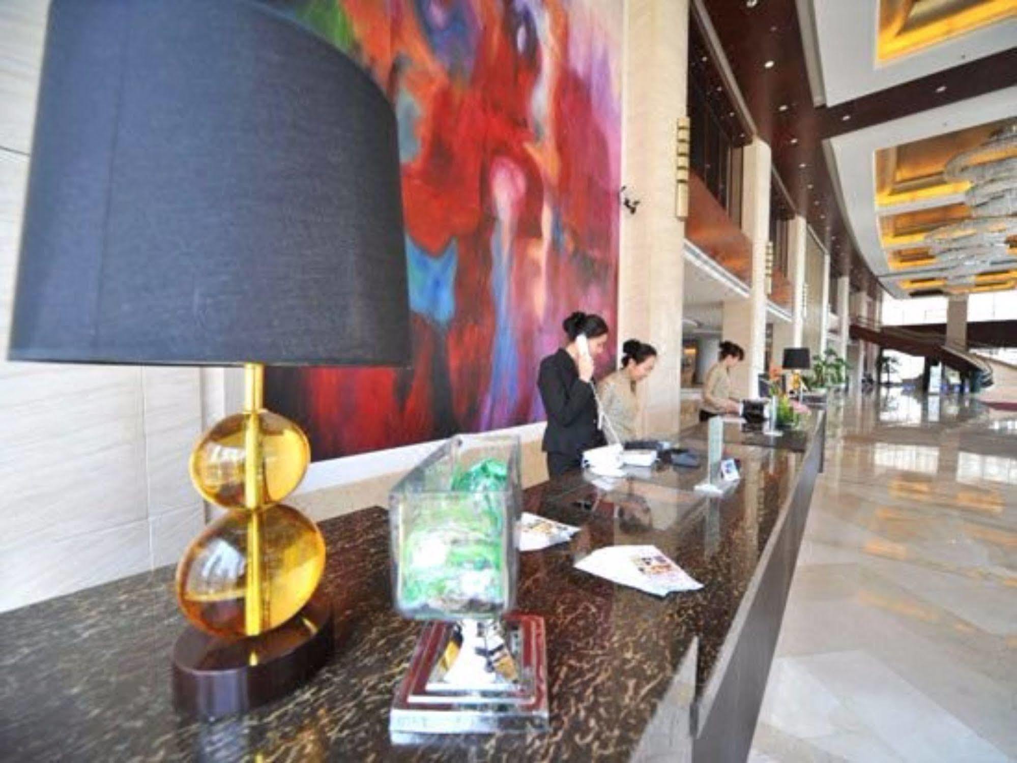 S&N Dalian Hotel Exterior photo