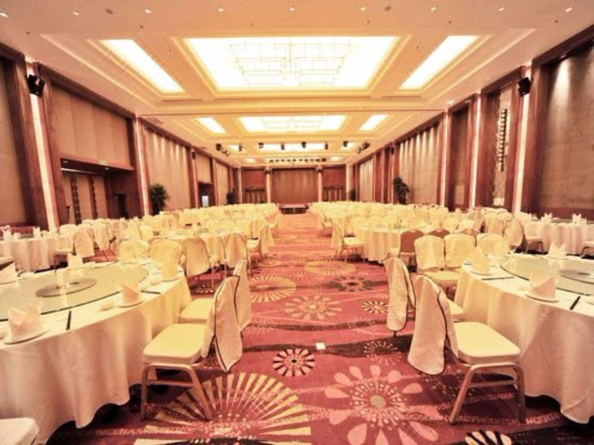 S&N Dalian Hotel Exterior photo