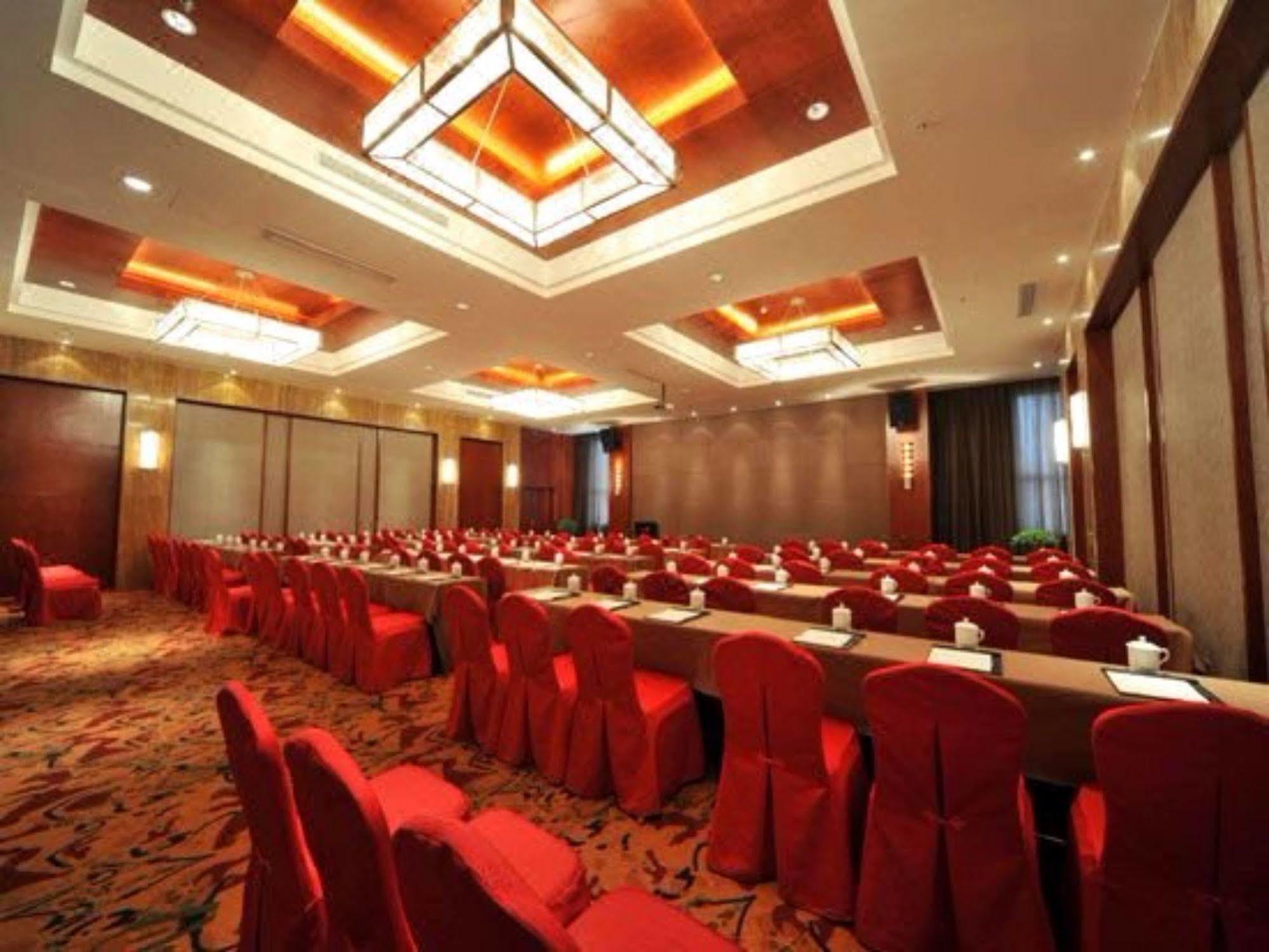 S&N Dalian Hotel Exterior photo