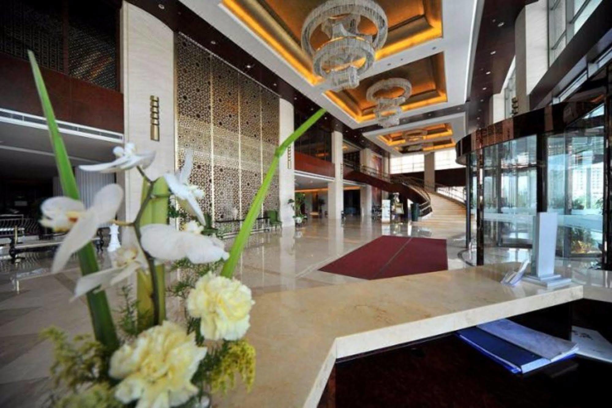 S&N Dalian Hotel Exterior photo