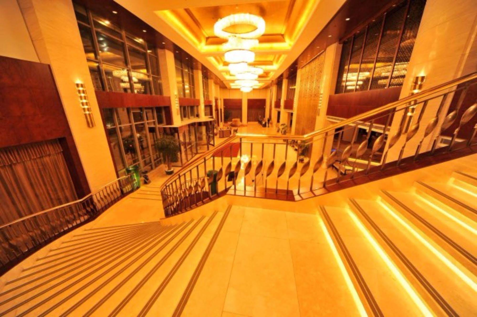 S&N Dalian Hotel Exterior photo